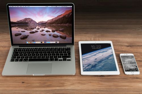 Workshop: „MacBook & iPhone sicher nutzen“ –  für Menschen ab 60