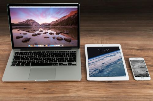 Workshop: „MacBook & iPhone sicher nutzen“ –  für Menschen ab 60